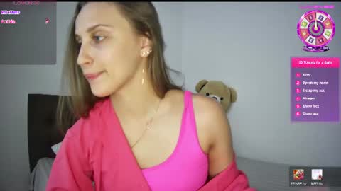 Snapshot of evarenard_ chatting on July 21, 7:27 pm evarenard_ online show from July 21, 7:27 pm