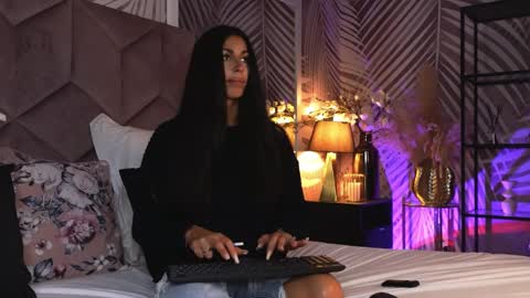 EvaRhea online show from April 4, 2:54 am