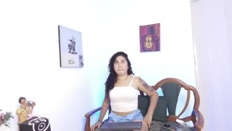 Snapshot of evarouseee chatting on July 10, 1:58 pm evarouseee online show from July 10, 1:58 pm