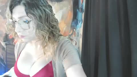 evasaenz online show from April 17, 8:56 pm