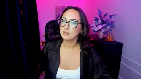 evasarazardje online show from November 20, 7:35 pm