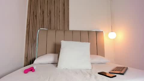 evasinclaiir online show from March 14, 8:14 pm