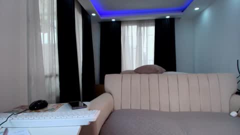  EVA LUNA online show from February 23, 4:04 pm