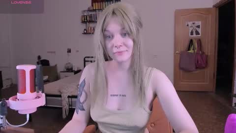      online show from December 4, 5:21 pm