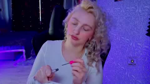 evavibe online show from April 5, 6:10 am