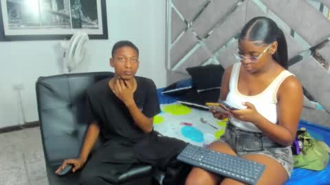 Eva And Emmanuel online show from December 15, 2:21 pm