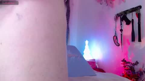 Eve Blue  friends. IG eve blue77 TW EveBlue 1 OF eveblue7 online show from December 23, 2:31 am