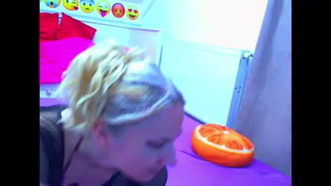 EVEANDMAX online show from November 20, 9:58 pm