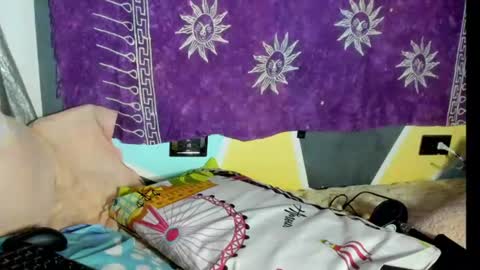 Snapshot of evecathalina1 chatting on July 5, 4:19 am evecathalina1 online show from July 5, 4:19 am