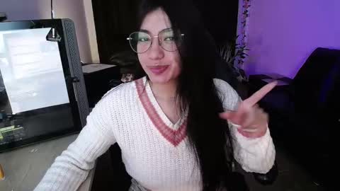 Kissed by an angel  IG evee  lyn20 online show from February 26, 6:04 am