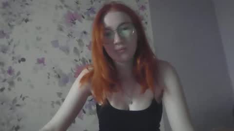 Snapshot of eveliina_shy chatting on December 18, 8:42 am Evelina online show from December 18, 8:42 am