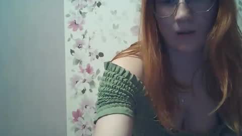 Snapshot of eveliina_shy chatting on February 18, 12:23 pm Evelina online show from February 18, 12:23 pm