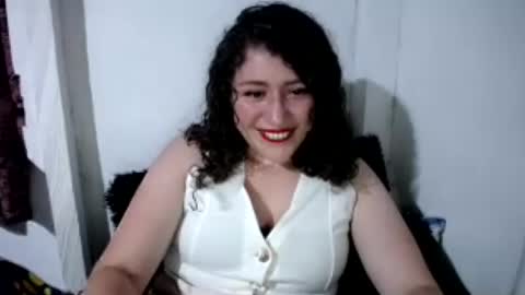 Snapshot of evelin97 chatting on July 8, 12:37 am evelin97 online show from July 8, 12:37 am