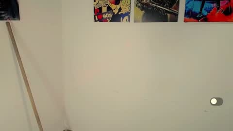 Snapshot of evelin_shy chatting on December 15, 11:23 am Evelin online show from December 15, 11:23 am