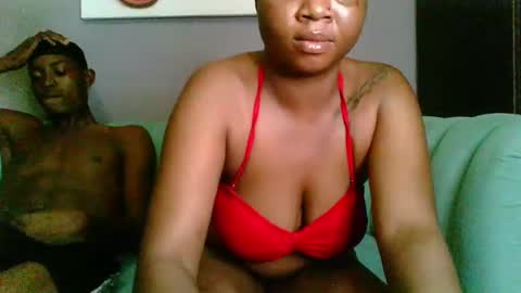 Snapshot of evelina_dripingpussy chatting on December 11, 10:16 pm Evelina dripingpussy online show from December 11, 10:16 pm