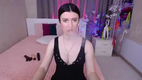 Snapshot of evelingills chatting on June 22, 5:26 am Evelin online show from June 22, 5:26 am