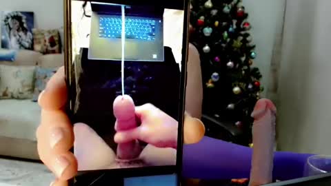 Snapshot of evelove33 chatting on January 31, 5:10 pm evelove online show from January 31, 5:10 pm