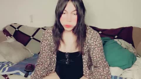 Snapshot of evelyn420521 chatting on March 2, 7:21 am evelyn420521 online show from March 2, 7:21 am