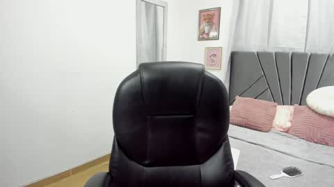 Evelyn online show from January 31, 12:29 pm