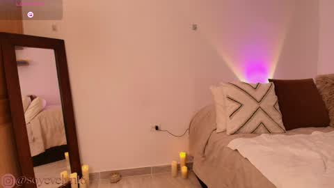 Evelyn Ruiz online show from April 16, 10:16 am