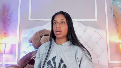 Snapshot of evelyn__ebony chatting on December 24, 10:11 am evelyn ebony online show from December 24, 10:11 am