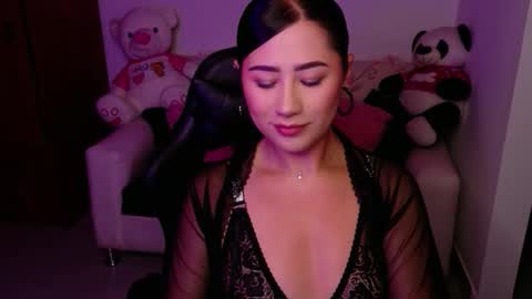 Evelyn online show from November 11, 11:10 am