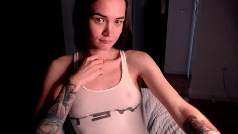 Snapshot of evelyn_gg chatting on September 19, 1:45 pm Evelyn online show from September 19, 1:45 pm