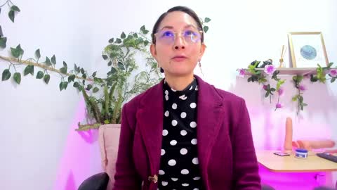 evelyn_miller___ online show from April 7, 8:09 pm