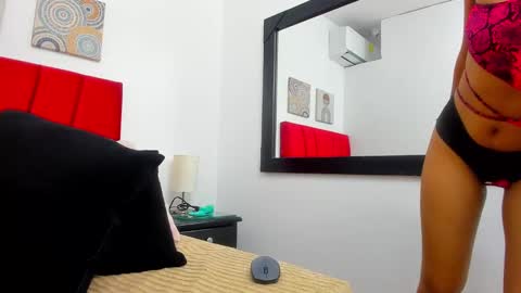 Snapshot of evelyn_morgan1 chatting on February 8, 11:55 pm evelyn_morgan1 online show from February 8, 11:55 pm