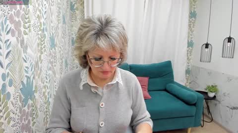 Snapshot of evelynblissful chatting on February 3, 5:18 am Evelyn online show from February 3, 5:18 am