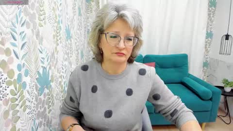 Snapshot of evelynblissful chatting on February 11, 5:47 am Evelyn online show from February 11, 5:47 am