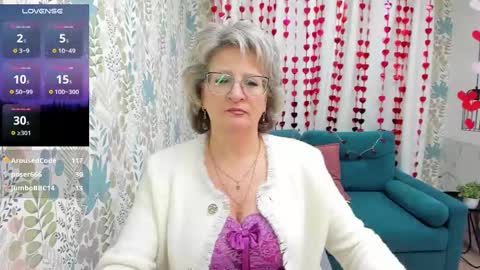 Snapshot of evelynblissful chatting on February 18, 11:22 am Evelyn online show from February 18, 11:22 am