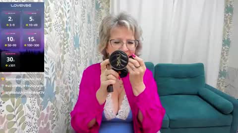 Snapshot of evelynblissful chatting on February 28, 9:25 am Evelyn online show from February 28, 9:25 am