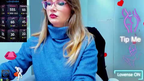 evelyne_rose online show from November 4, 6:12 am