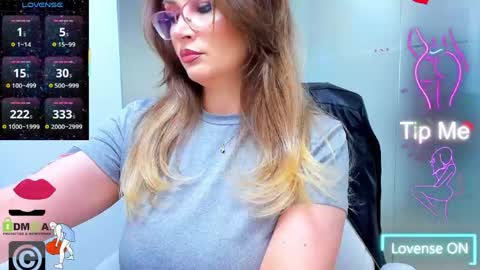 evelyne_rose online show from May 31, 5:15 am