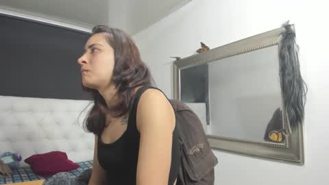 Snapshot of evelynesex chatting on October 9, 2:42 am Evelyne online show from October 9, 2:42 am