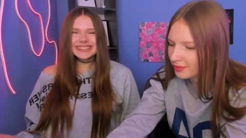 evelynlovelyy online show from March 20, 12:10 pm