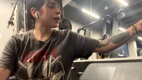 Snapshot of even_scoty chatting on January 9, 4:19 am even_scoty online show from January 9, 4:19 am