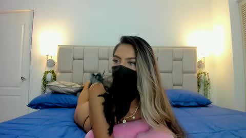 Snapshot of even_scoty chatting on November 7, 2:44 am even_scoty online show from November 7, 2:44 am