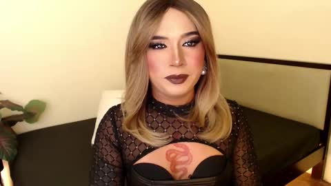 Snapshot of everlastingsweet69 chatting on December 19, 5:20 pm BEST OF BOTH WORLD online show from December 19, 5:20 pm