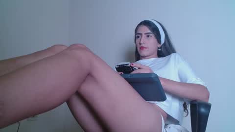 everly_monroe online show from November 10, 6:12 am