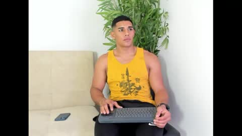 luis online show from June 2, 5:04 pm