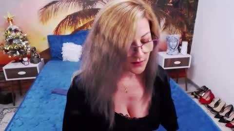 Snapshot of eviajoness chatting on January 7, 11:03 pm Evia online show from January 7, 11:03 pm