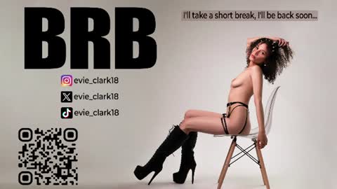 Snapshot of evie_clark_ chatting on July 23, 1:58 am My name is Evie nice to meet you really get to know me better private is open online show from July 23, 1:58 am