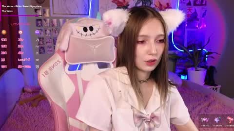 Snapshot of evie_rosen chatting on May 17, 12:34 pm Evie online show from May 17, 12:34 pm