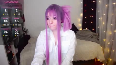 Snapshot of eviecuster chatting on December 21, 12:42 am Im gonna be on in 2 hours online show from December 21, 12:42 am