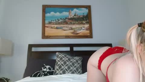 evieeashee online show from August 6, 12:34 am