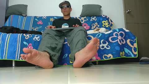 evil_boss1 online show from April 15, 3:13 am