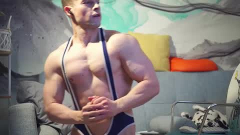 Snapshot of evildavil chatting on February 10, 7:28 pm David online show from February 10, 7:28 pm