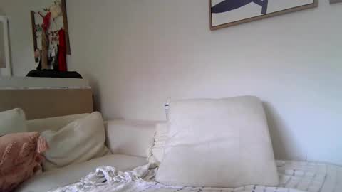 Snapshot of evillers1 chatting on December 2, 5:41 pm Badblondebunny online show from December 2, 5:41 pm